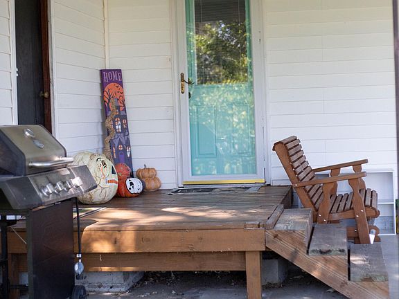 3rd image of 531 Ham Hollow Rd