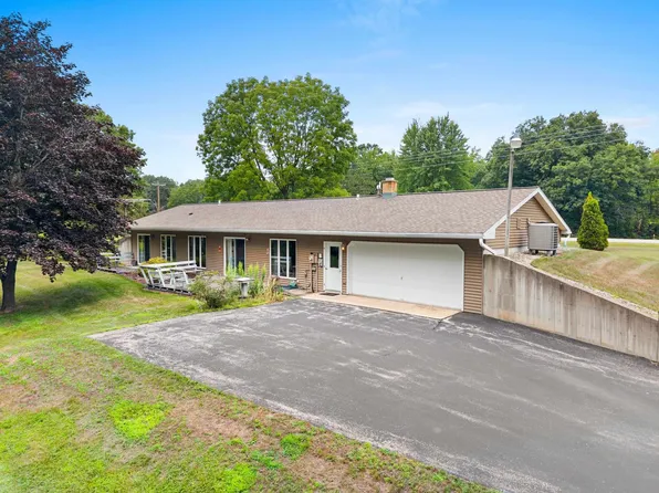 5895 State Highway 22, Lena, WI 54139