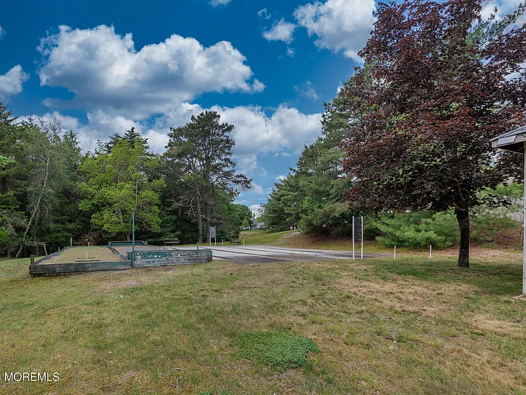 251 Westbrook Dr — Photo 31