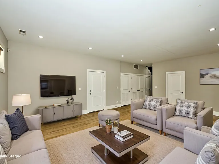 1752 W 18th Pl #1S — Photo 17