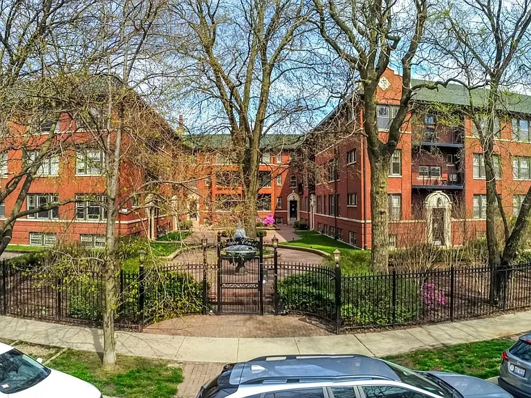 4611 N Dover St #3E — Photo 5