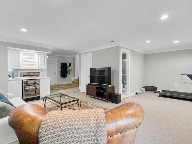 1532 Hampton Hill Cir — Photo 33