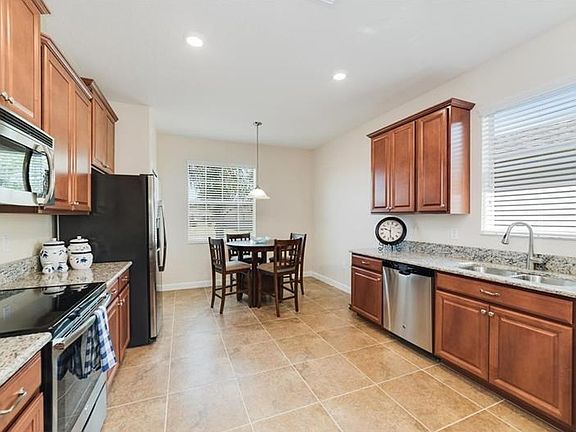 5th image of 3952 Serena Ln