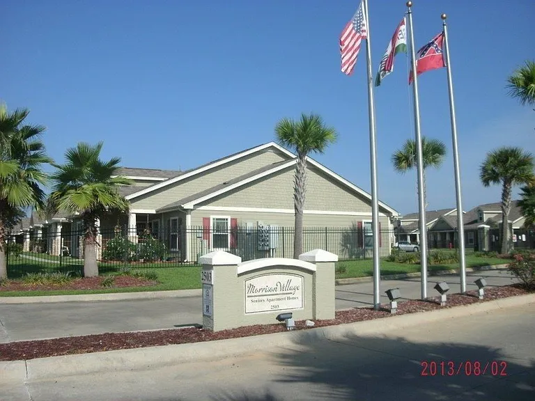 Morrison Village — Photo 2
