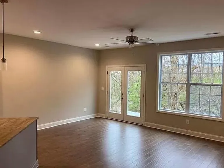 816 McCammon Ave — Photo 5