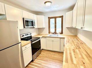 820 Gungywamp Rd, Groton, CT 06340