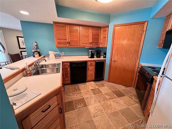 4th image of 120 Cedar Ct Unit 1B