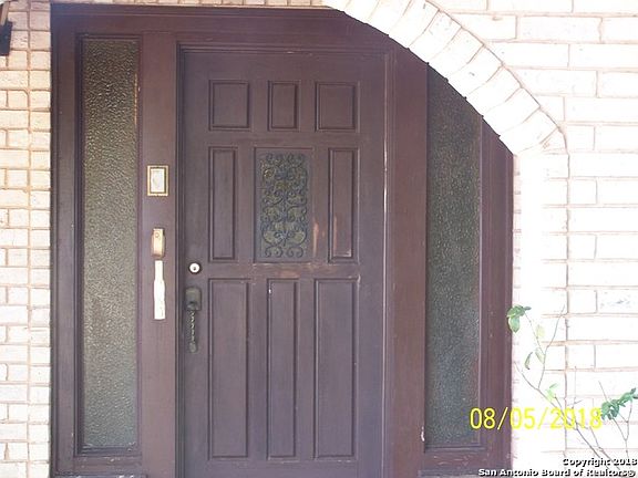 4th image of 106 E Hugo St