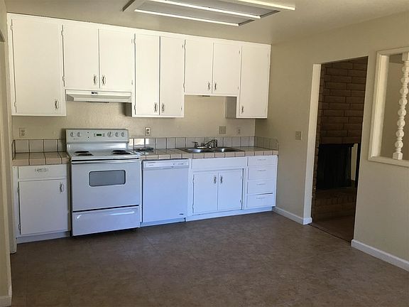2nd image of 4104 E Orangeburg Ave