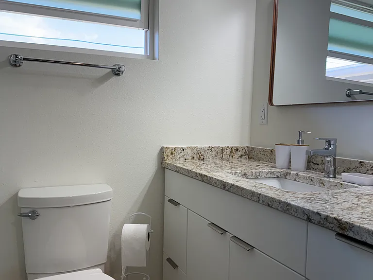 906 Harbor Dr S — Photo 10