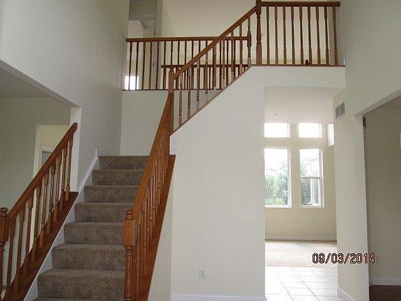 3rd image of 57 Bridgewater Dr