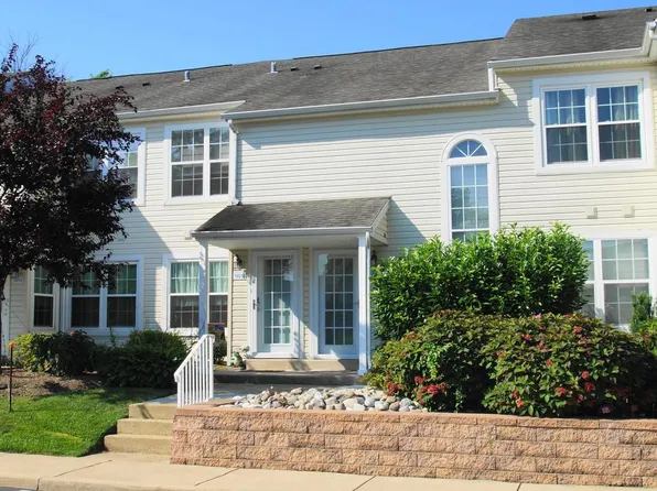 18010 Beacon Hill Dr, Southampton, PA 18966