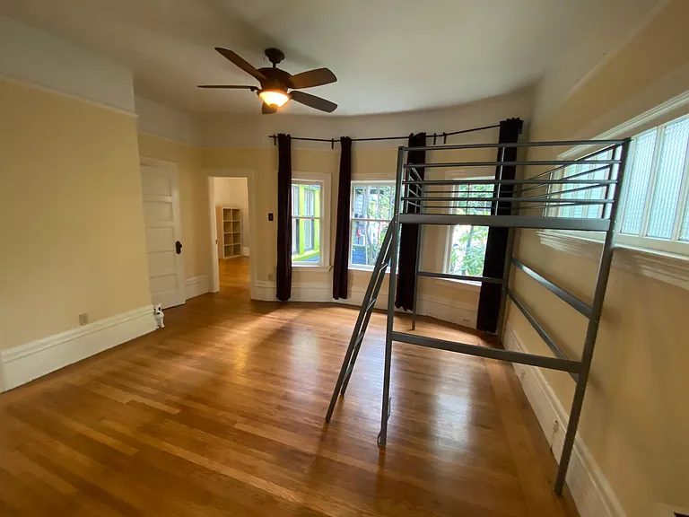 2530 Regent St — Photo 21