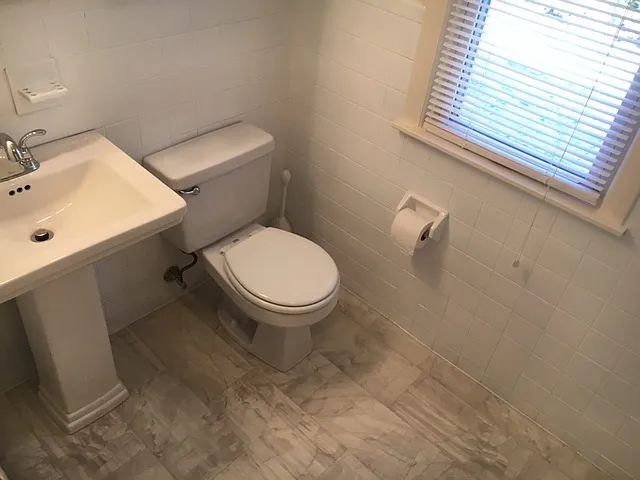20 Hobart Ln — Photo 21