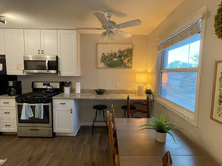 714 Spring St NE #7 — Photo 36