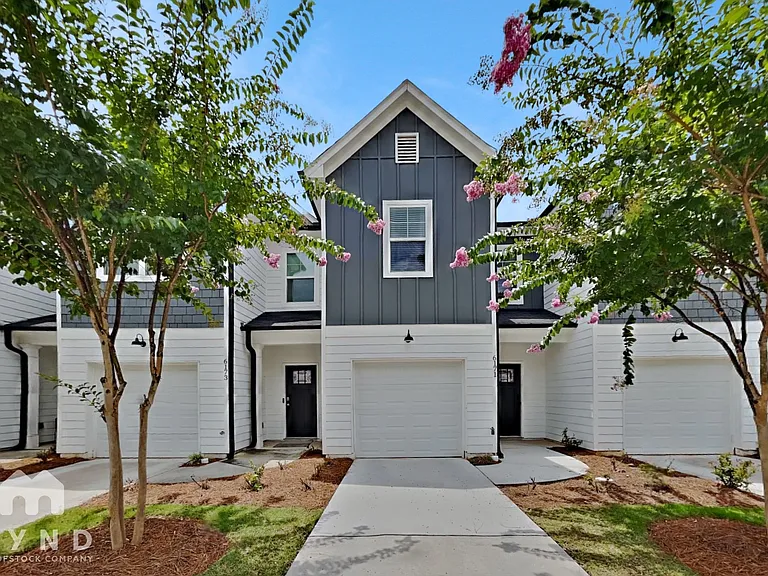 6171 Redan Overlook — Photo 1