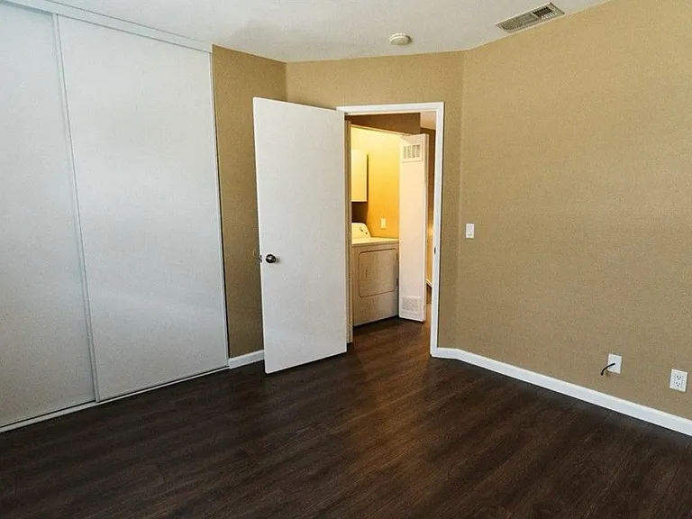 4517 College Way #J — Photo 42