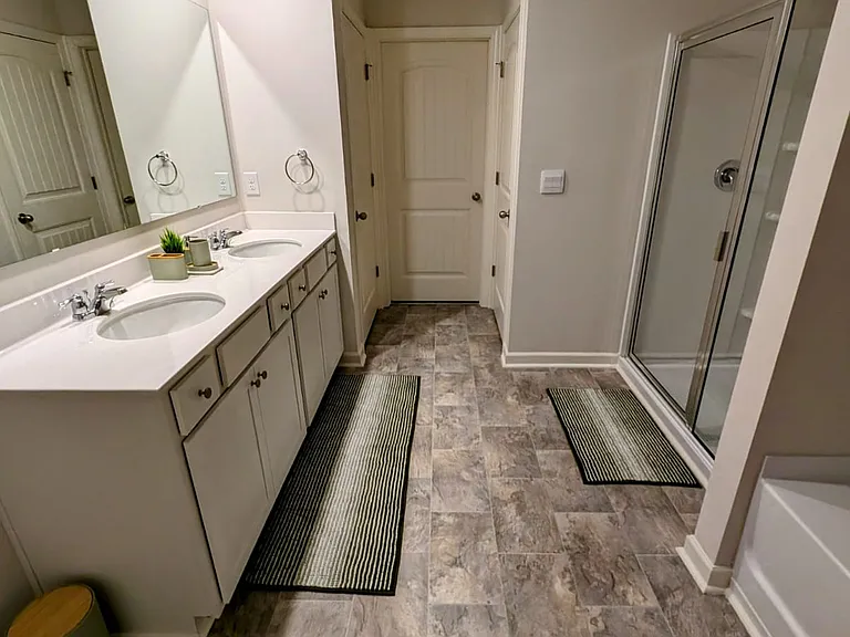 412 Stoneybrook Dr — Photo 3