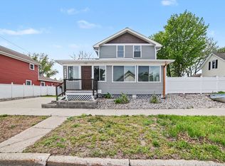 317 N Robert St, Ludington, MI 49431