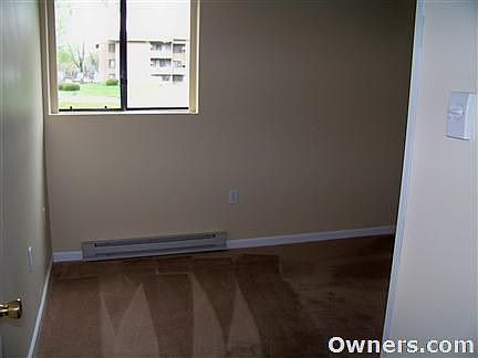 2nd Bedroom 11'5" x 9'4"