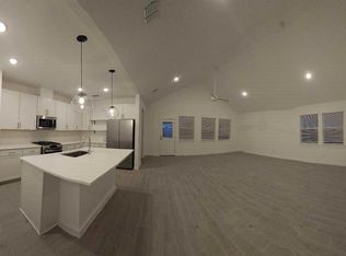 8422 Bay Oaks Dr, Baytown, TX 77523