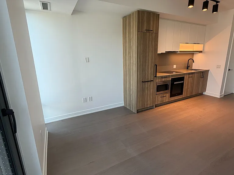 91 Montclair Ave #710 — Photo 4