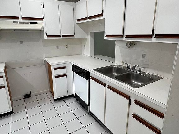 4th image of 514 Ponderosa Drive #32