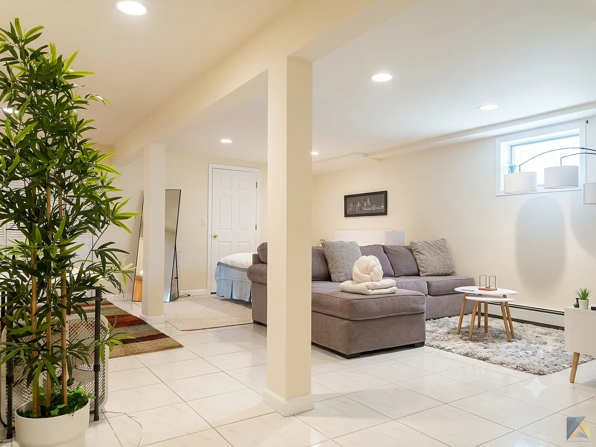 Studio, 1100 sqft, $1,700 — Photo 4