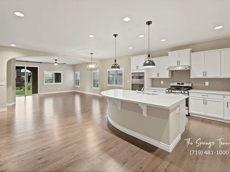 9547 Dewitt Dr — Photo 11