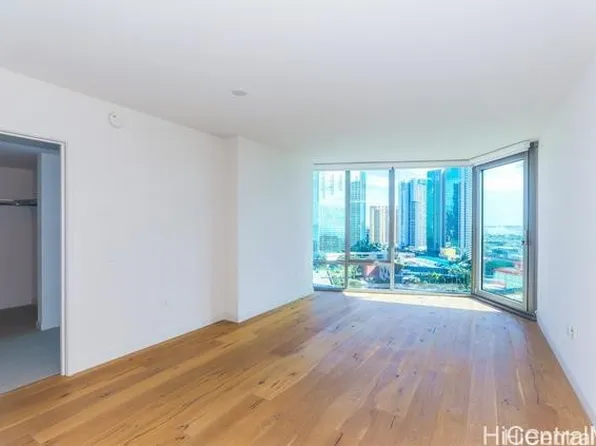 1001 Queen St #1604, Honolulu, HI 96814