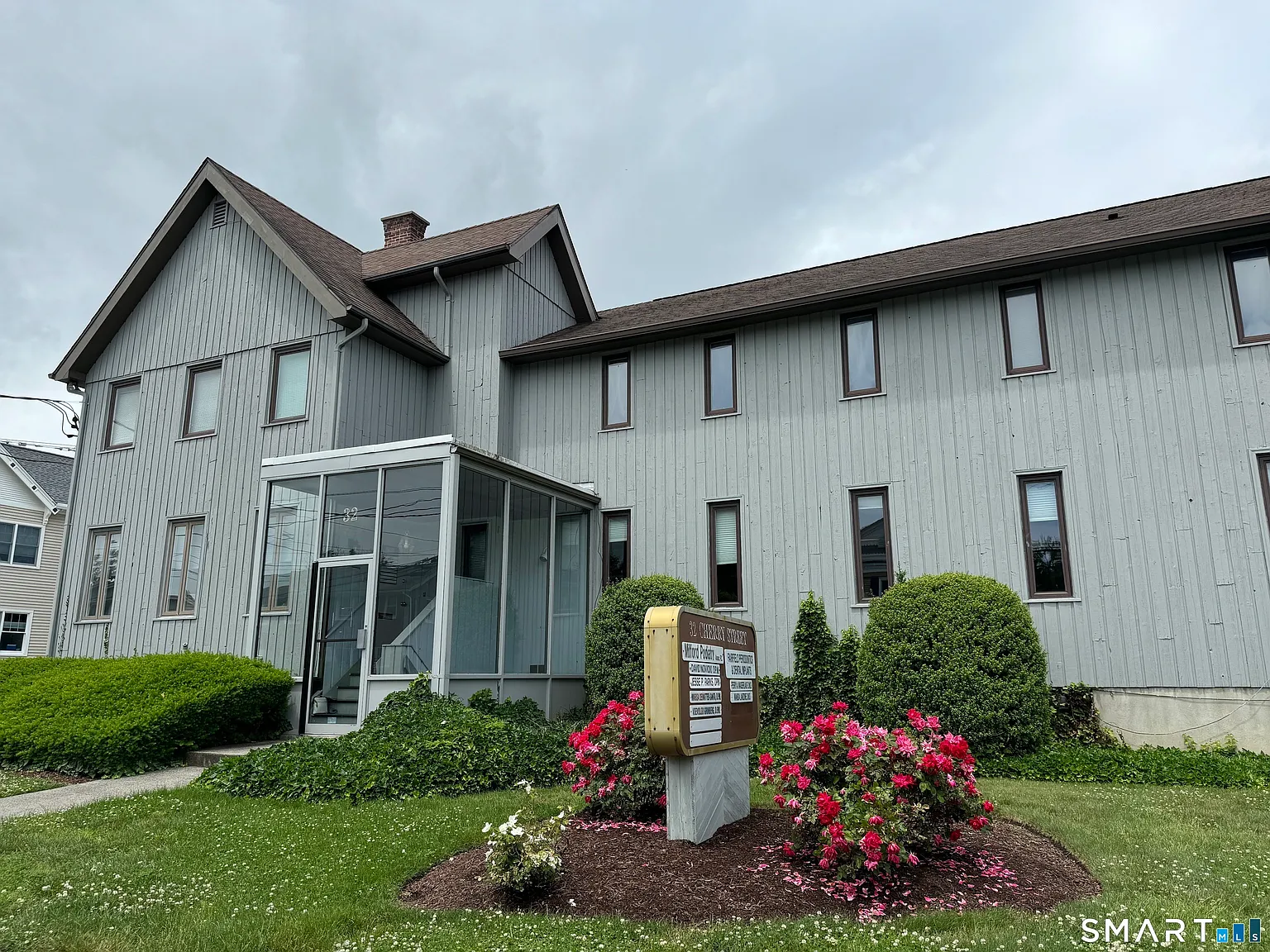 2 bed, 1.0 bath, 900 sqft, $2,300 — Photo 1
