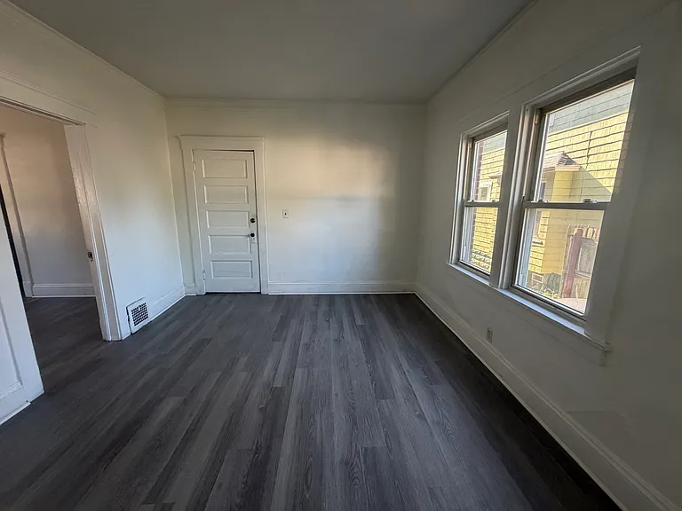 2069 Halstead Ave #2 — Photo 6