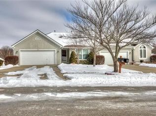 9611 N Locust Dr, Kansas City, MO 64155
