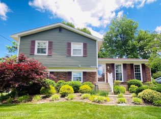 10305 Lark Park Dr, Jeffersontown, KY 40299