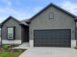 4055 NW Eclipse Pl, Blue Springs, MO 64014