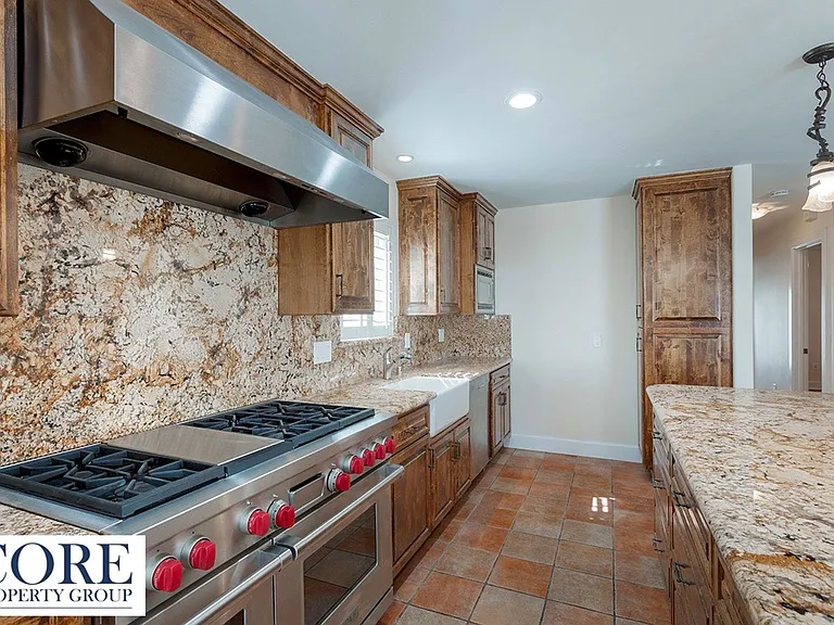 308 Palm Ave — Photo 10