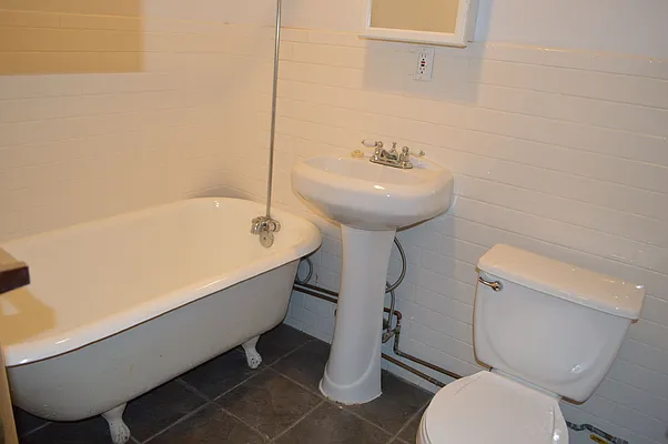 Rented by Weinstein Realty Group | media 17