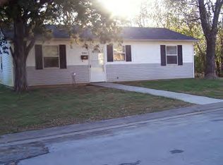 533 S Oak St, Nevada, MO 64772