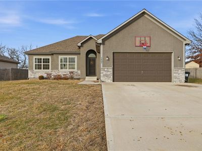1402 8th Ter, Oak Grove, MO, 64075