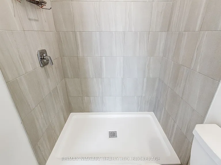 461 Blackburn Dr — Photo 35