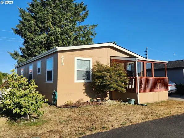 955 NE Mill St #C-19, Waldport, OR 97394