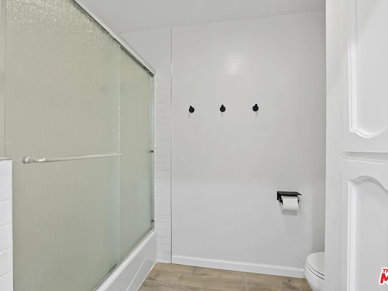 11064 La Grange Ave #4 — Photo 21