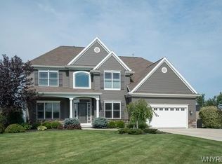 7332 Paddock Ridge Rd, North Tonawanda, NY 14120