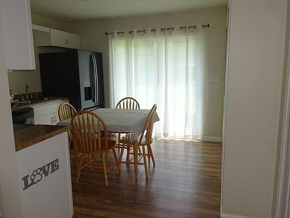 5th image of 282 Courtland St