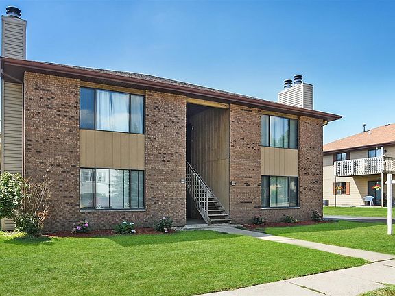 2nd image of 1003 Manchester Ct #1003