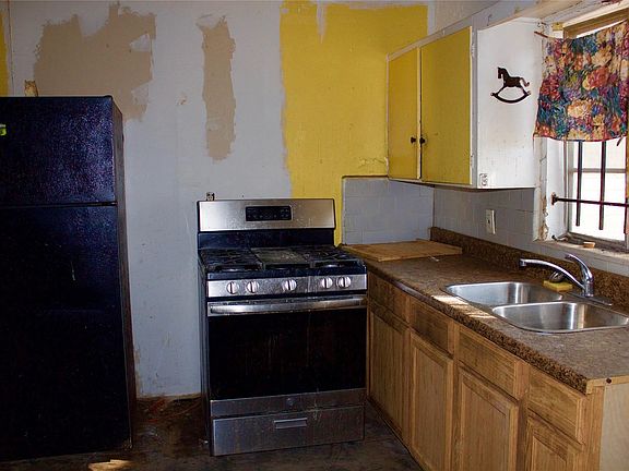 2nd image of 5218 Penfield Ln