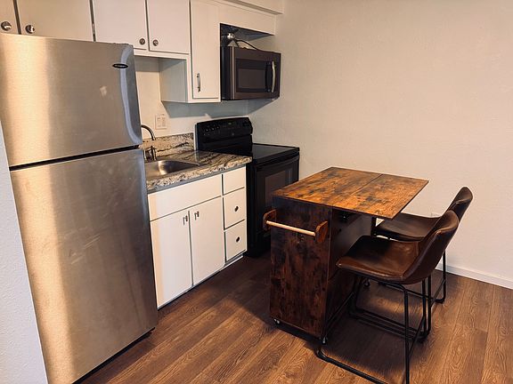 3rd image of 1285 Colorado Blvd APT 10