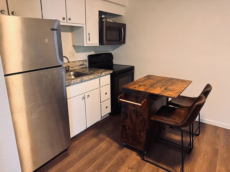 1285 Colorado Blvd #10 — Photo 2