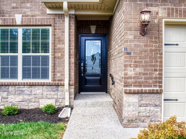 7001 Reker Dr, Louisville, KY 40228