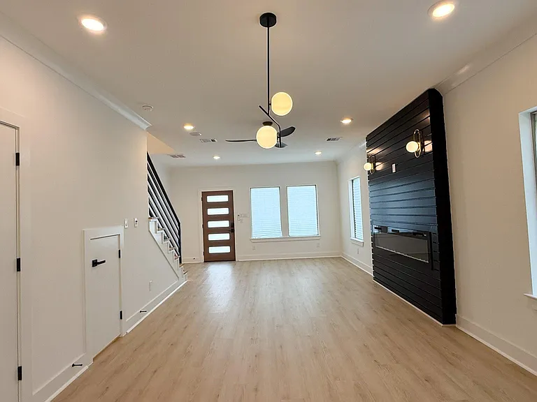 5414 Ina St — Photo 2